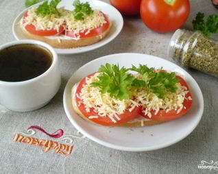 Бутерброды с сыром и помидорами