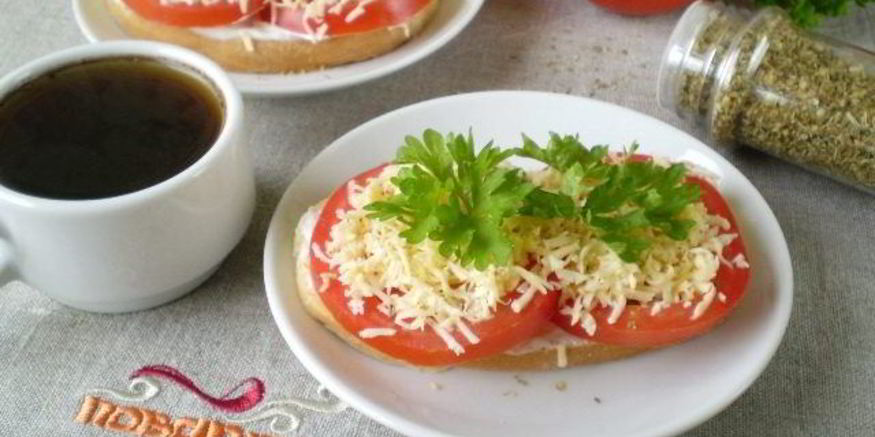 Рецепт бутербродов с сыром и помидорами