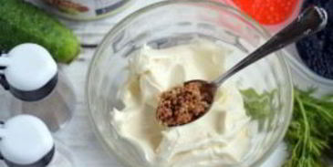 бутерброды с тунцом и икрой