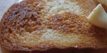 бутерброды с яйцом и чесноком