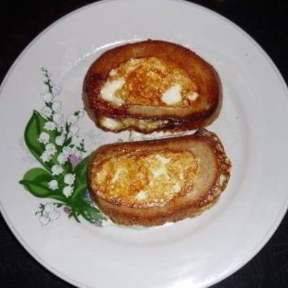 Бутерброды с яйцом на сковороде