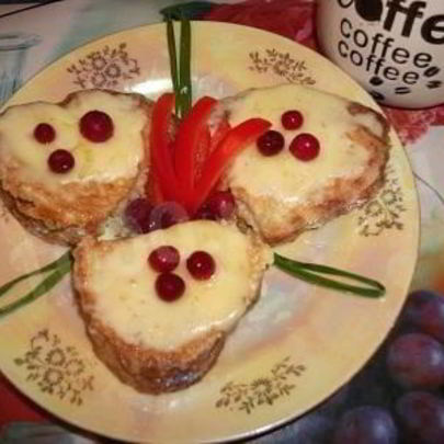 Горячие бутерброды из батона с сыром