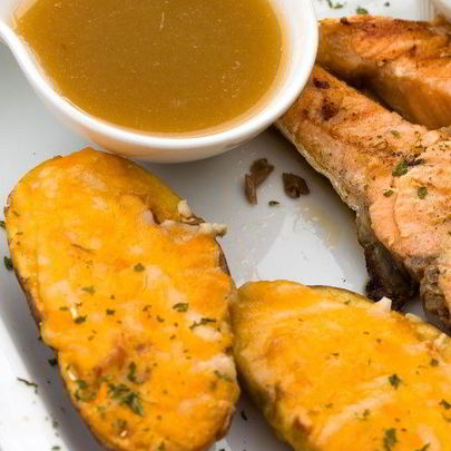 Горячие бутерброды из ржаного хлеба с брокколи и чеддером