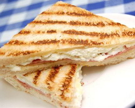 Горячие бутерброды с копченой индейкой