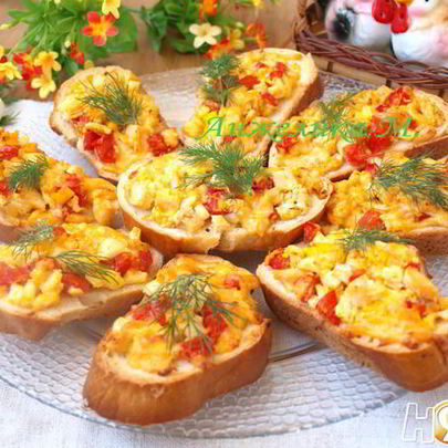 Горячие бутерброды с курицей и помидорами