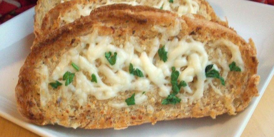 Рецепт горячих бутербродов с сыром и чесноком