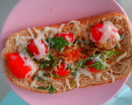 Горячий бутерброд с помидорами