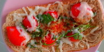 горячий бутерброд с помидорами