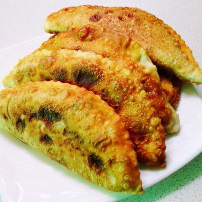 Чебуреки из заварного теста с добавлением водки