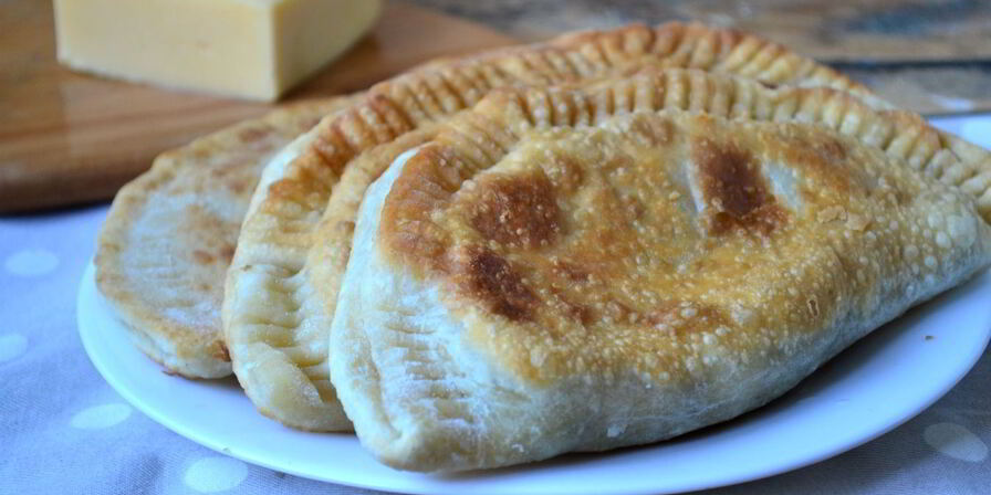 Чебуреки с грибами и сыром