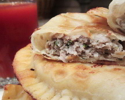 Чебуреки сочные по-домашнему