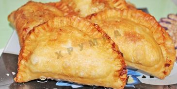 крымские чебуреки из слоеного теста