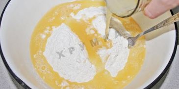 крымские чебуреки из слоеного теста