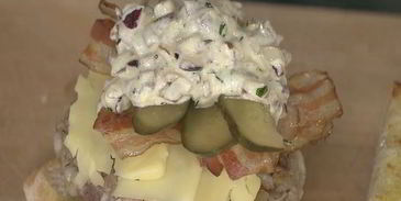 чизбургер с беконом и дижонским соусом