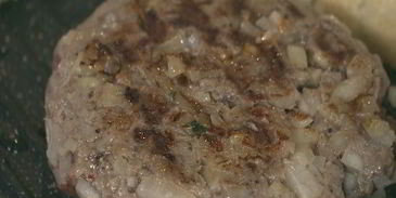 чизбургер с беконом и дижонским соусом