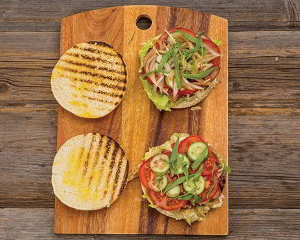 Чизбургер с говядиной коби и запеченным картофелем