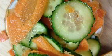 чизбургер с курицей и домашней булочкой