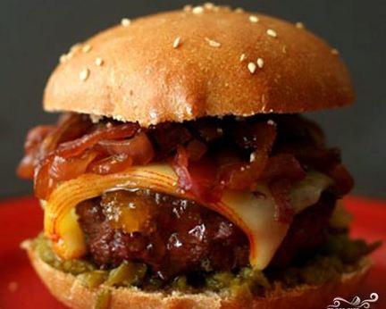 Чизбургер с луковым джемом