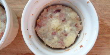 домашний чизбургер с соусом барбекю