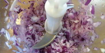 домашний чизбургер с соусом барбекю