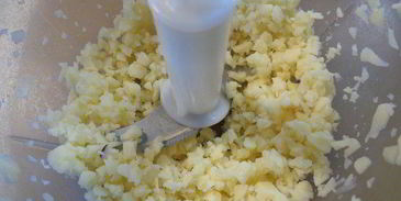 домашний чизбургер с соусом барбекю