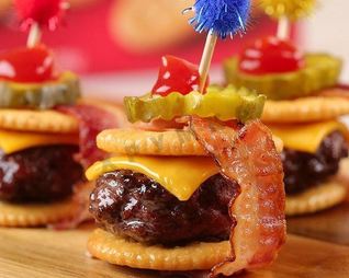 Канапе чизбургер