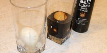 черные яйца, фаршированные тунцом