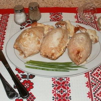 Фаршированный кальмар с рисом и яйцом