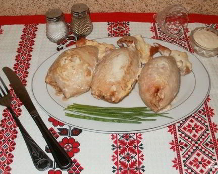 Фаршированный кальмар с рисом и яйцом