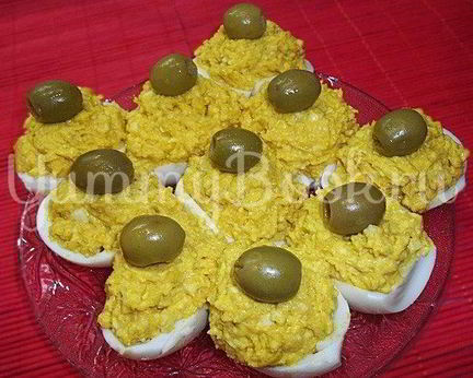 Фаршированные яйца икрой минтая