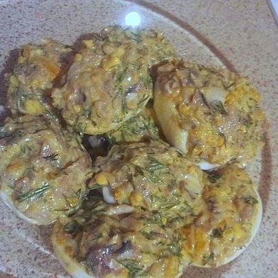 Фаршированные яйца с килькой