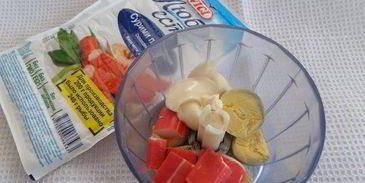 яйца, фаршированные крабовыми палочками