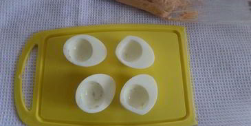 яйца, фаршированные крабовыми палочками