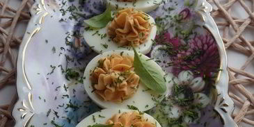 яйца, фаршированные крабовыми палочками