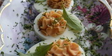 яйца, фаршированные крабовыми палочками