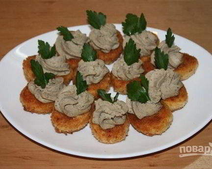 Яйца, фаршированные куриной печенью