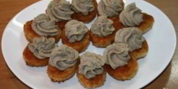 яйца, фаршированные куриной печенью