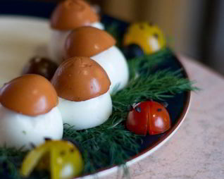 Яйца, фаршированные печенью трески