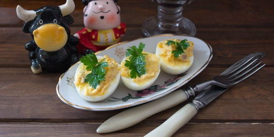 Рецепт яиц, фаршированных сельдью