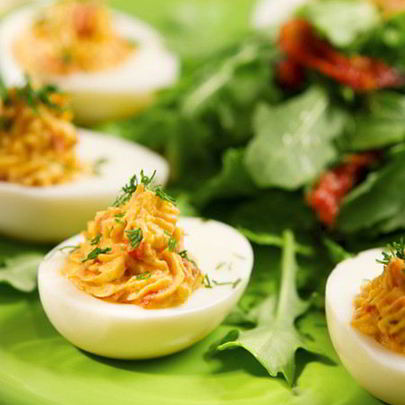 Яйца, фаршированные семгой и сливочным сыром