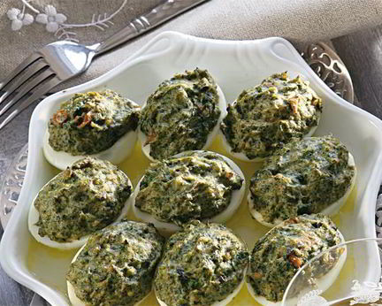 Яйца, фаршированные шпинатом