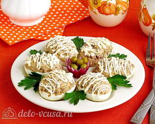 Яйца, фаршированные шпротами