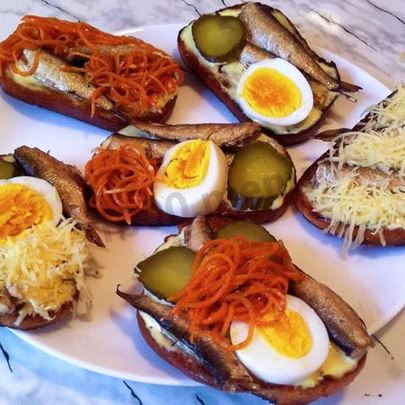 Бутерброды со шпротами гренки
