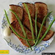 Рецепт Чесночных гренков из черного хлеба с чесноком