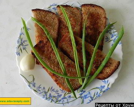 Чесночные гренки из черного хлеба с чесноком