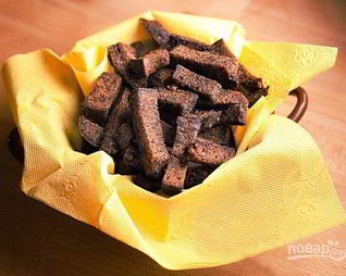 Чесночные гренки в духовке к пиву