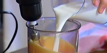 французские гренки с бананами и карамельным соусом