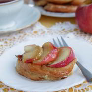 Рецепт Гренков на завтрак с яблоками и корицей