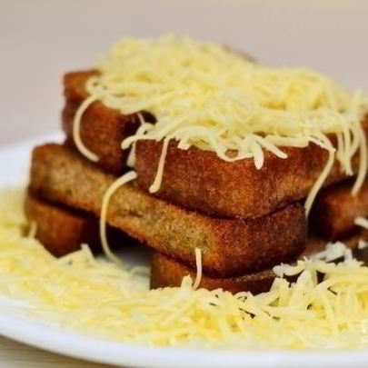 Гренки с чесноком и сыром