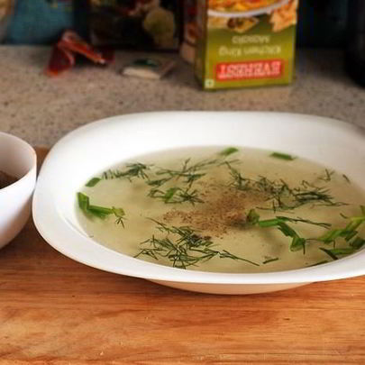 Гренки с куриным бульоном